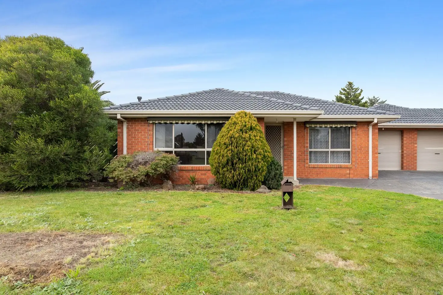 Main view of Homely unit listing, 1/27 Roseberry Avenue, Keilor Downs VIC 3038