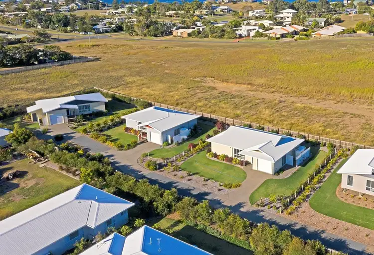 2/41 Thomas Street, Emu Park QLD 4710