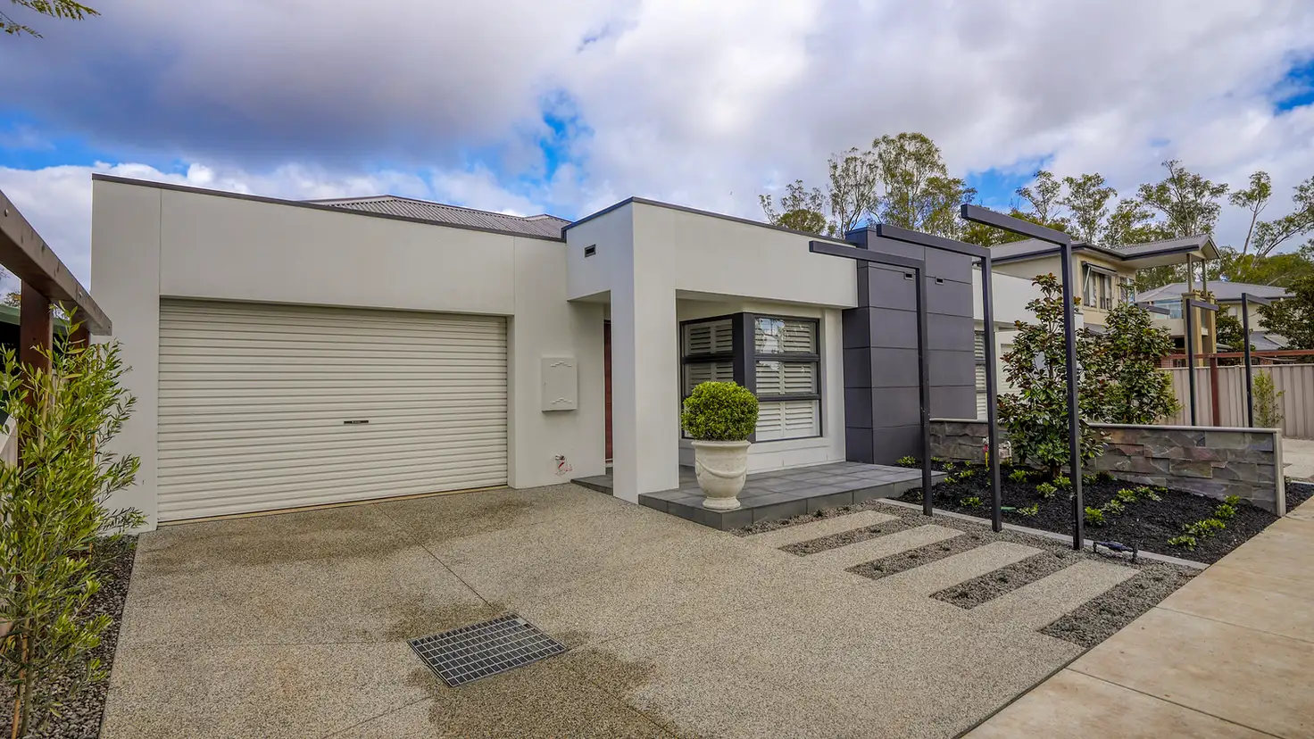 Main view of Homely townhouse listing, 2/4 Balaclava Road, Shepparton VIC 3630