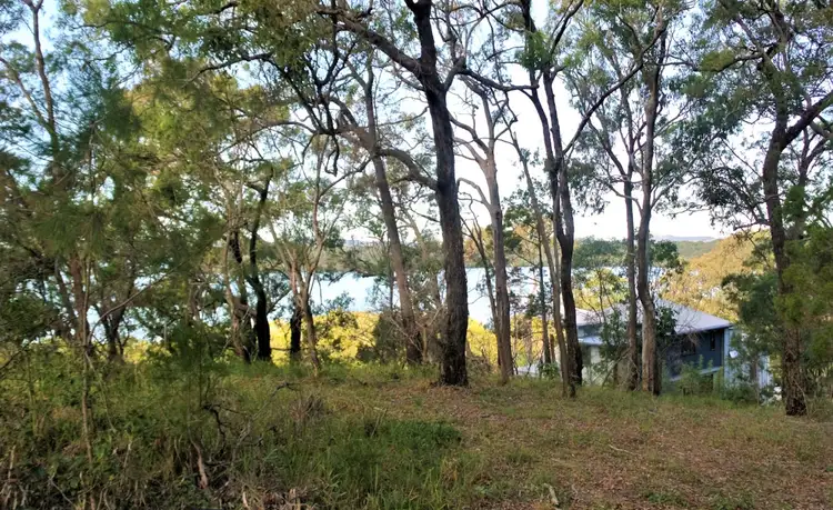 14 Boat Harbour Avenue, Macleay Island QLD 4184