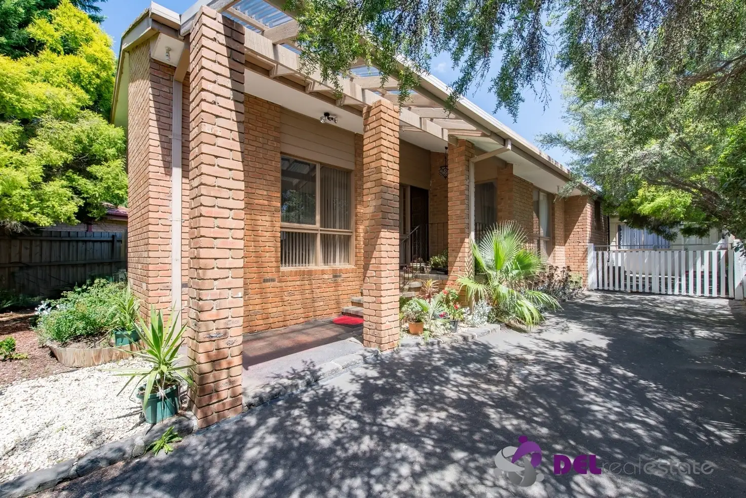 Main view of Homely house listing, 6 Rhonda Close, Endeavour Hills VIC 3802