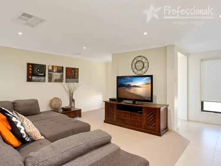 Second view of Homely house listing, 17 Walla Place, Wagga Wagga NSW 2650