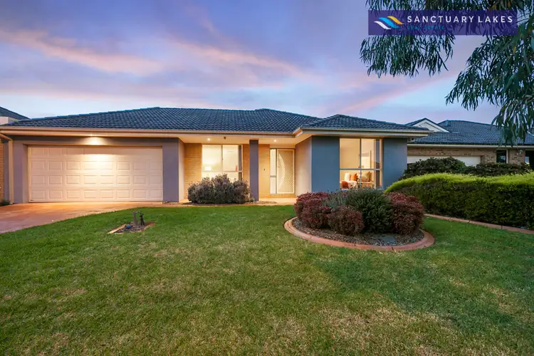 115 Middle Park Drive, Sanctuary Lakes VIC 3030