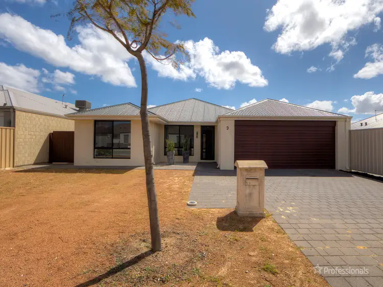 9 Nutmeg Place, Wattle Grove WA 6107