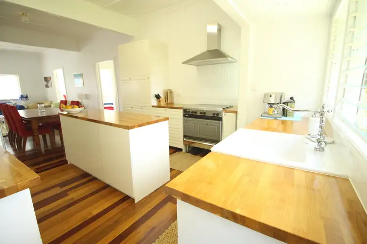 Fifth view of Homely house listing, 2 Kim Crescent, Macleay Island QLD 4184