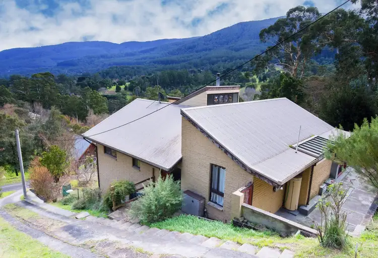 5 Glenbrook Road, Warburton VIC 3799