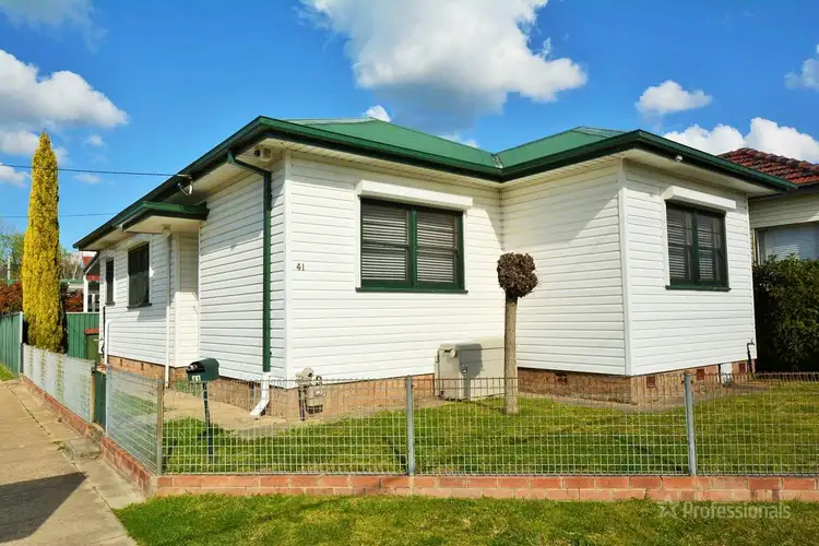 41 Rifle Parade, Lithgow NSW 2790
