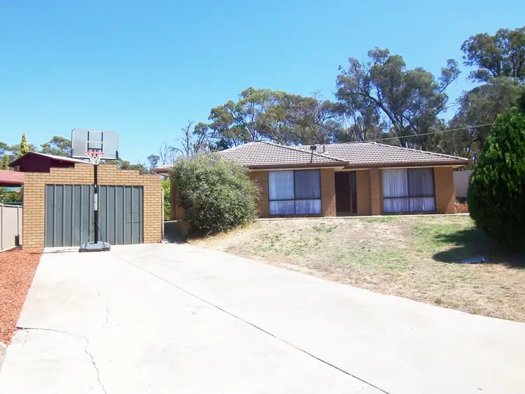 4 Seaton Grove, Golden Square VIC 3555