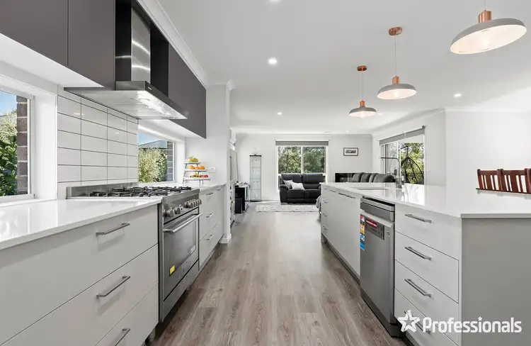 8 Dixon Place, Lilydale VIC 3140