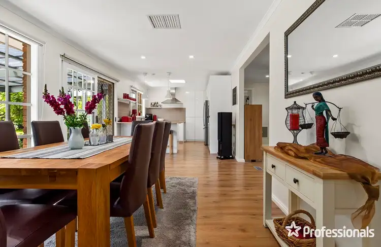 Third view of Homely house listing, 3 Henty Court, Mooroolbark VIC 3138