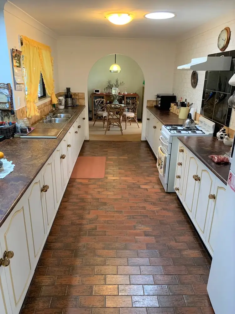 36 Leonie Crescent, Lamb Island QLD 4184