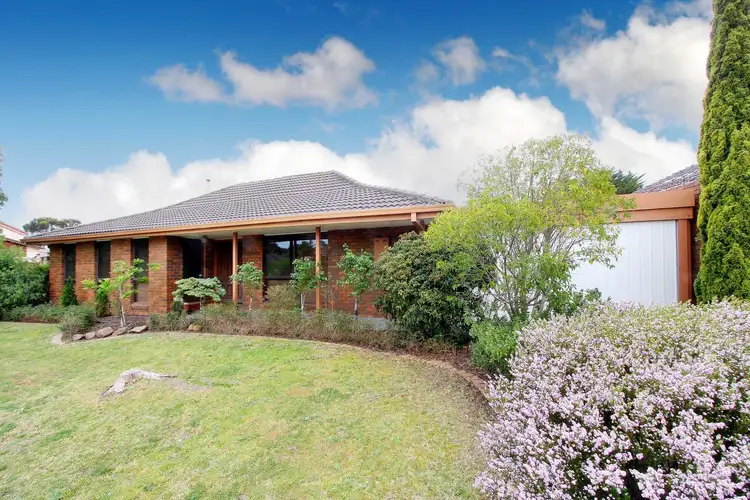 11 Cocoparra Crescent, Taylors Lakes VIC 3038