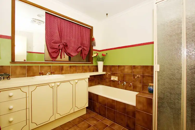 Seventh view of Homely house listing, 11 Cocoparra Crescent, Taylors Lakes VIC 3038