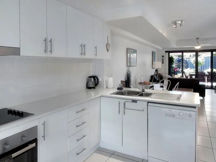 Fourth view of Homely unit listing, 4/7 Bilgola Place, Blacks Beach QLD 4740