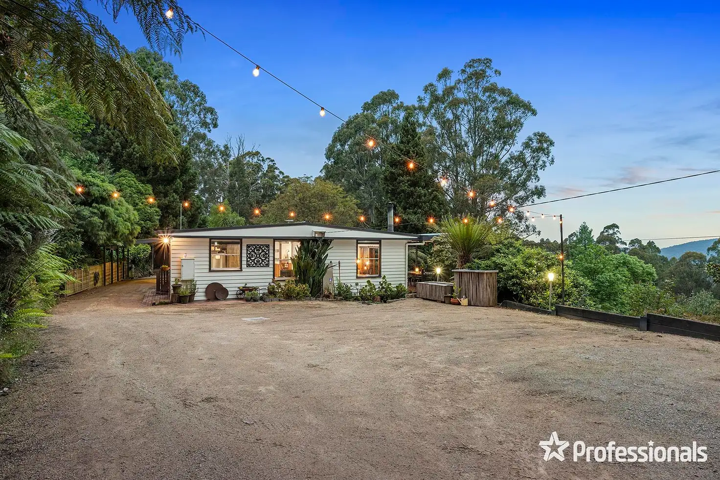 Main view of Homely house listing, 2 Farringdon Road, Kalorama VIC 3766