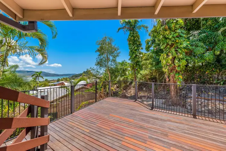 7 Warruga Street, Cannonvale QLD 4802