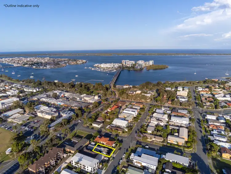 Third view of Homely semi-detached listing, 1/37 Milton Avenue, Paradise Point QLD 4216