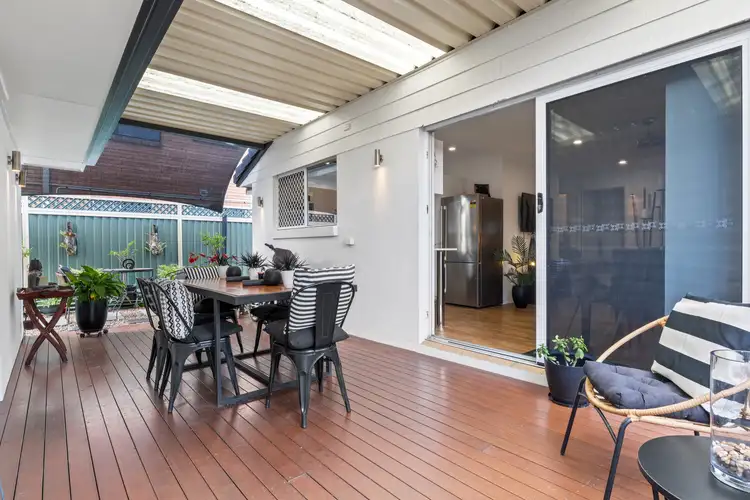 Fourth view of Homely semi-detached listing, 1/37 Milton Avenue, Paradise Point QLD 4216