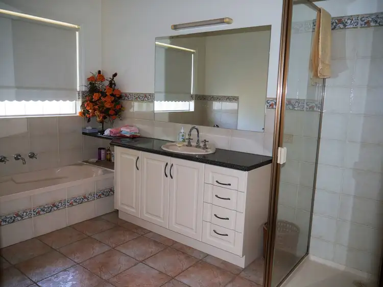 Fifth view of Homely house listing, 10 Omeo Court, Shepparton VIC 3630