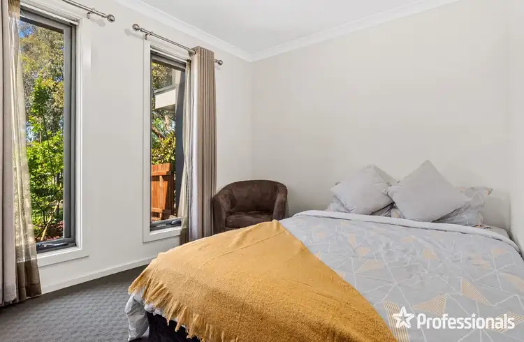 Sixth view of Homely house listing, 5 Lithgow Way, Mooroolbark VIC 3138