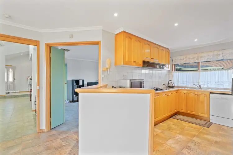 Fifth view of Homely house listing, 31 Pintail Crescent, Taylors Lakes VIC 3038