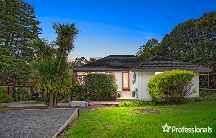 53 Pine Road, Mooroolbark VIC 3138