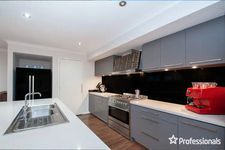 Fourth view of Homely house listing, 5 Empire Drive, Mooroolbark VIC 3138