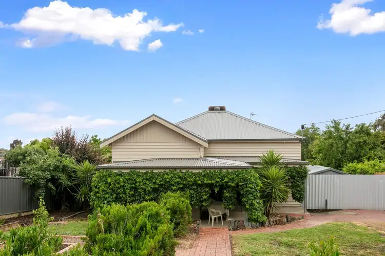 220 Eaglehawk Road, Long Gully VIC 3550