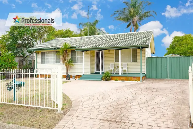 14 Sandakan Crescent, Lethbridge Park NSW 2770