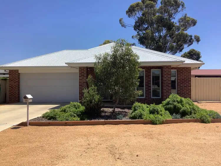 18 Wattle Drive, Numurkah VIC 3636