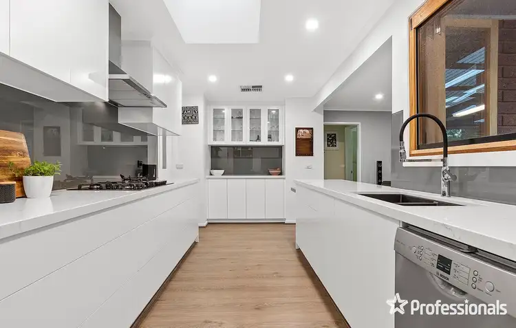 Second view of Homely house listing, 37 Wainewright Avenue, Mooroolbark VIC 3138