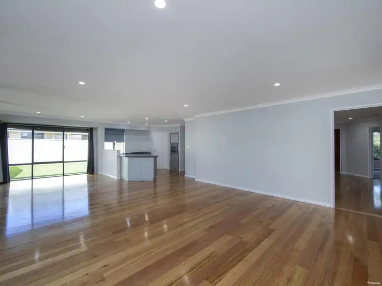 Seventh view of Homely house listing, 5 Gallagher Way, Wattle Grove WA 6107