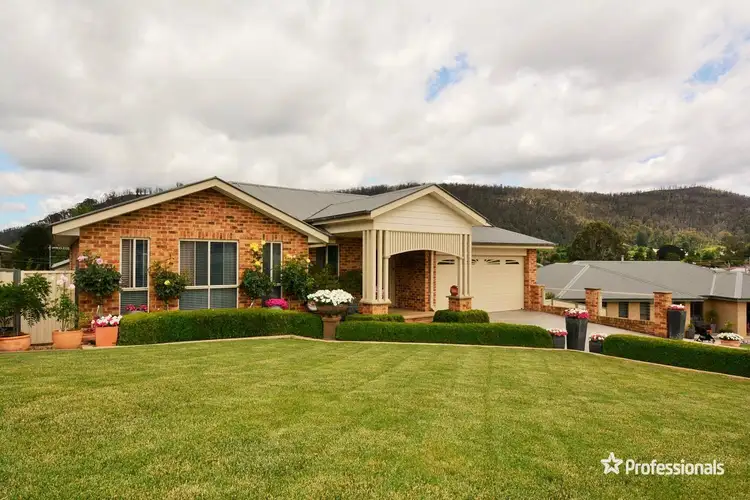 19 Henderson Place, Lithgow NSW 2790
