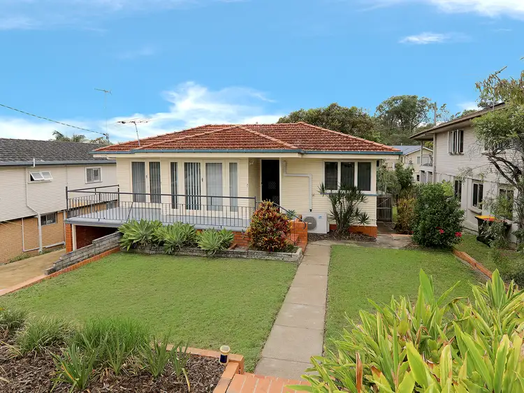 15 Masterton Street, Oxley QLD 4075
