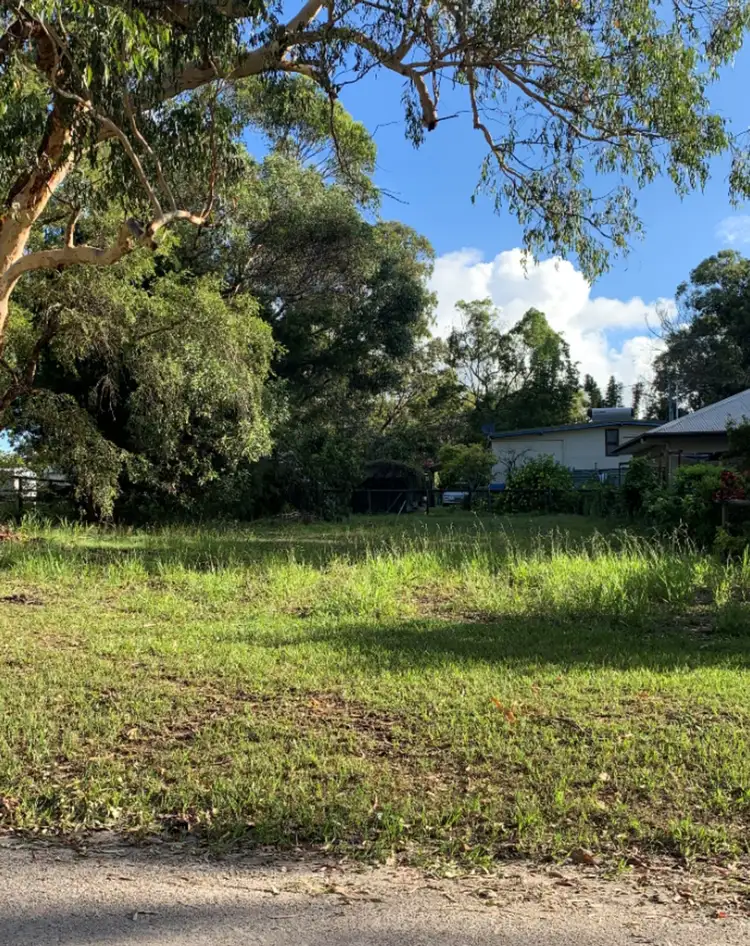 14 tukkeri Street, Macleay Island QLD 4184