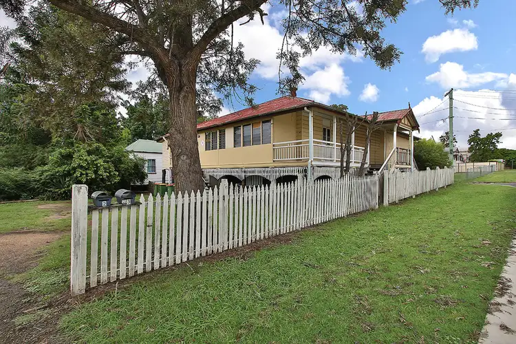 27 Pine Street, North Ipswich QLD 4305
