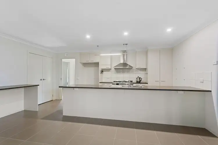Second view of Homely house listing, 2 O'Neill Court, Epsom VIC 3551