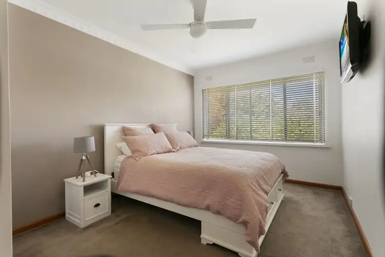 Fifth view of Homely house listing, 15 Cahill Street, White Hills VIC 3550