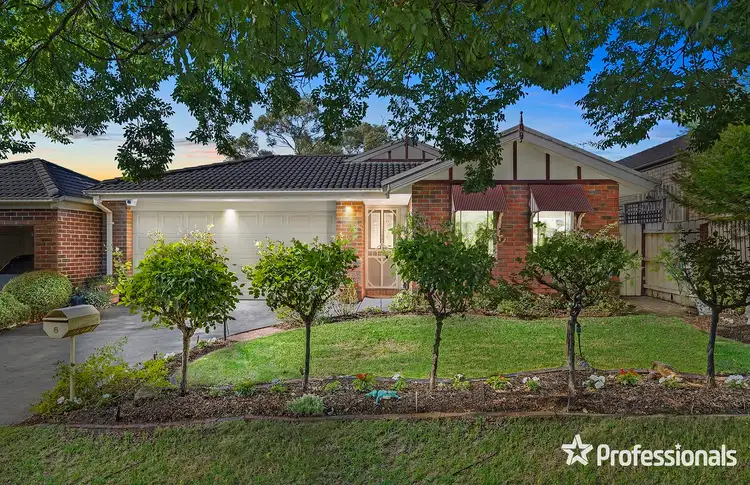 6 Chatswood Grove, Chirnside Park VIC 3116