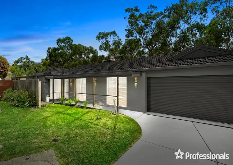 10 Charlwood Drive, Mooroolbark VIC 3138