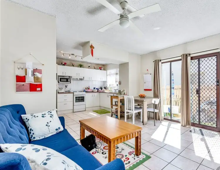 Main view of Homely unit listing, 3/59 Queen Street, Southport QLD 4215