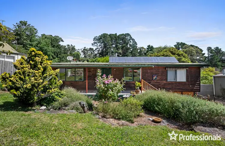 122 Monbulk Road, Mount Evelyn VIC 3796