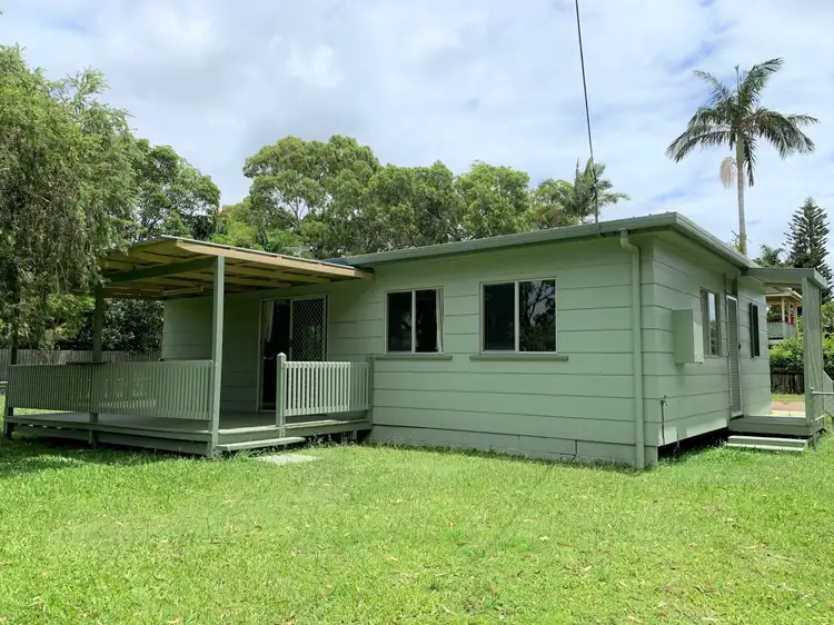 36 Lucas Drive, Lamb Island QLD 4184