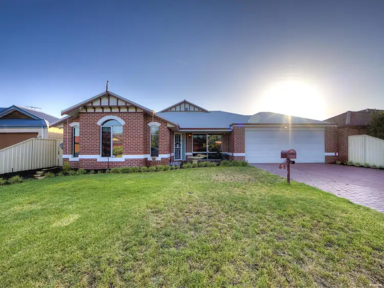 5 McGuiness Turn, Wattle Grove WA 6107