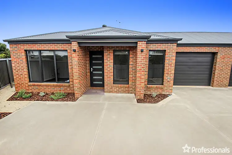Main view of Homely unit listing, 2/72B Barkly Street, Maryborough VIC 3465