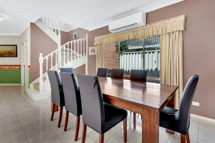 Sixth view of Homely house listing, 10 Gardenia Close, Craigieburn VIC 3064