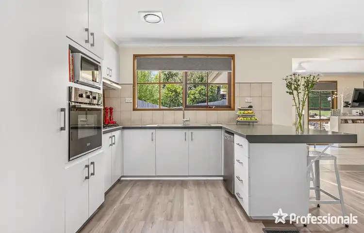 Third view of Homely house listing, 3 Katrina Court, Mooroolbark VIC 3138