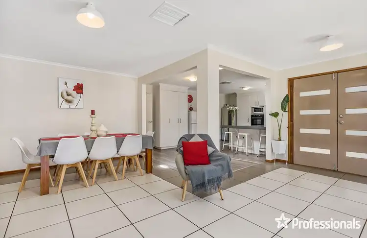 Sixth view of Homely house listing, 3 Katrina Court, Mooroolbark VIC 3138