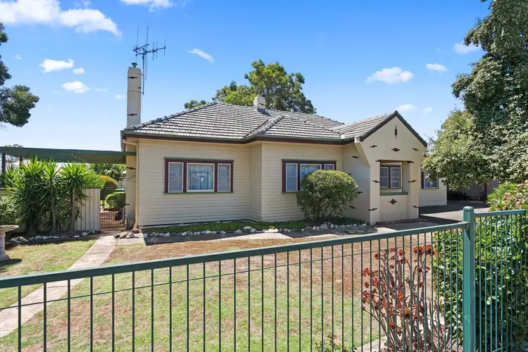 10 Lyons Street, White Hills VIC 3550