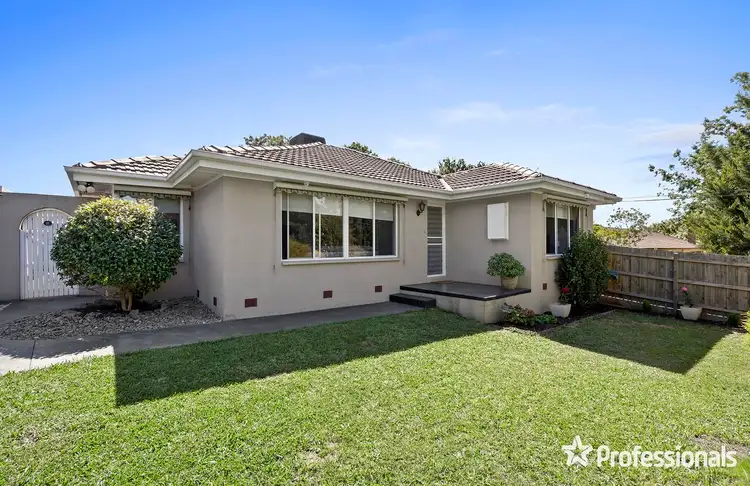 27 Carronvale Road, Mooroolbark VIC 3138